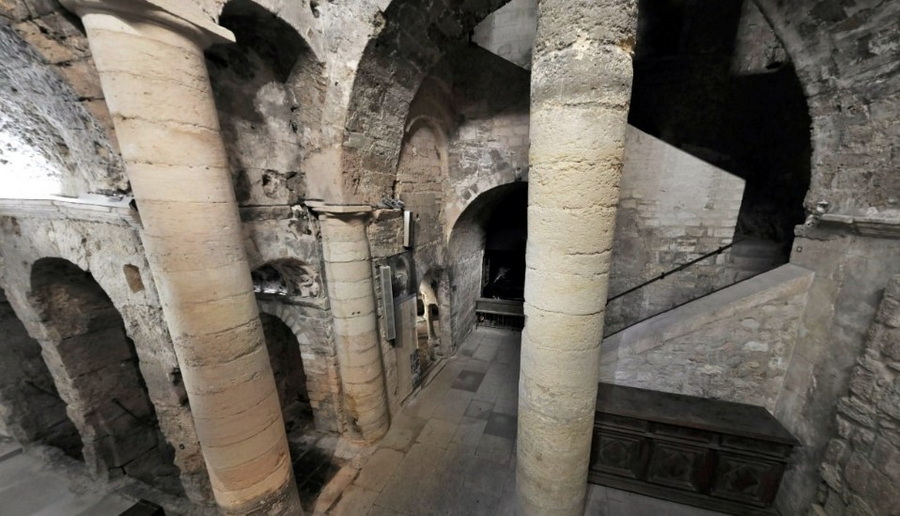 B crypte